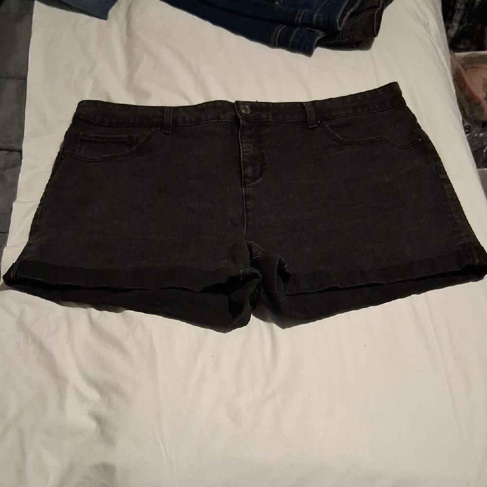 Time and Tru Black Jean Shorts